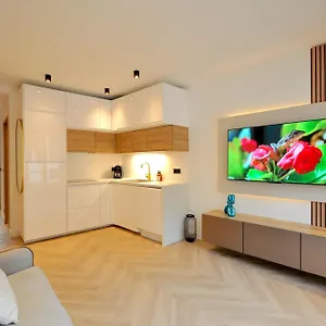 Monaco # - 6 Persons - 2 Bedrooms - Full Renovated - Private Parking - Full Clim - Hypercenter - And Sun Menton