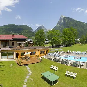 residence-la-cour.hotels-rhonealpes.com/